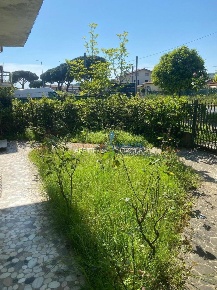 Foto Appartamento in Via del Melaro 6, Massa Centro di 115 m² con 5 locali