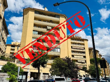 Foto Appartamento in via Flavio Stilicone, Roma di 102 m² con 3 locali