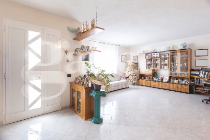 Foto Villa bifamiliare a Sinnai Centro di 160 m² con 4 locali in vendita