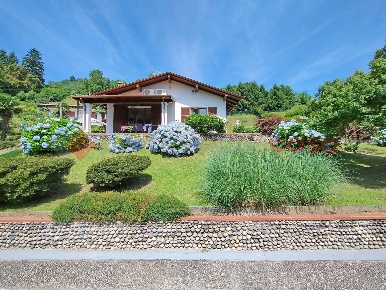 Foto Villa singola in verbano, Arona di 140 m² con 4 locali in vendita
