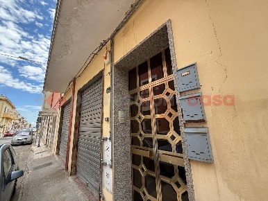 Foto Appartamento in Via PAOLUCCI 77, Pulsano Centro di 67 m² con 3 locali