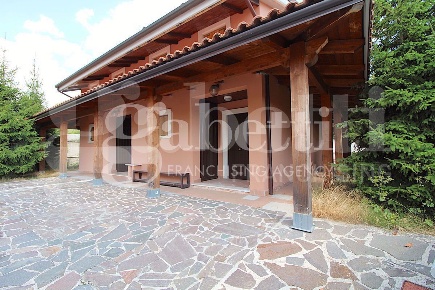 Foto Villa bifamiliare in Via Pontone s.n, Castel di Sangro di 80 m²