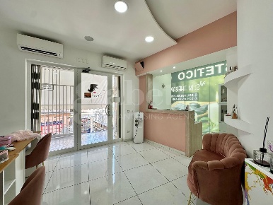 Foto Negozio in Merolla, Marano di Napoli Centro di 85 m² con 3 locali
