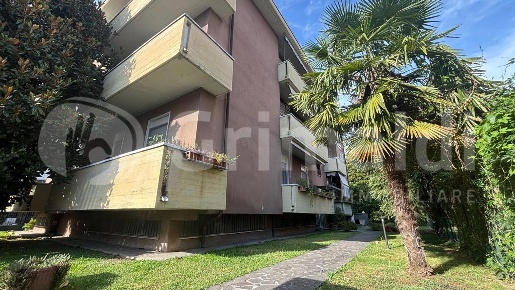 Foto Appartamento in Via Oberdan 13/15, Abbiategrasso di 101 m² in vendita