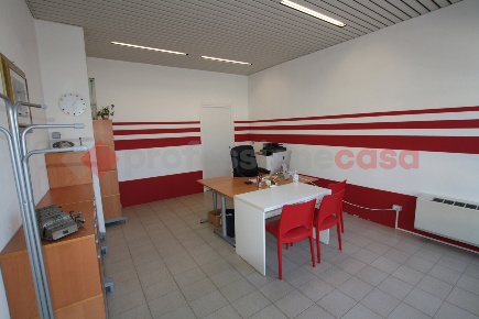 Foto Ufficio in Risorgimento, Varallo Pombia Centro di 42 m² con 2 locali