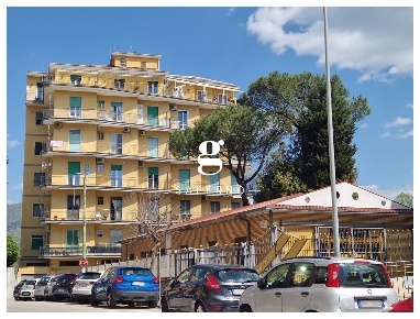Foto Appartamento in Giacomo Costa, Salerno Carmine di 83 m² con 3 locali