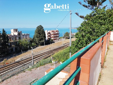 Foto Appartamento in Torre del Lauro, Caronia di 120 m² con 4 locali