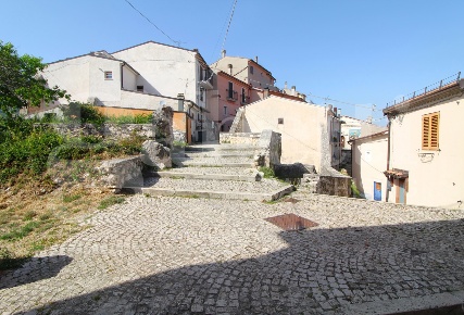 Foto Appartamento in Via Colle Rione 9/a, Scontrone Centro di 116 m²