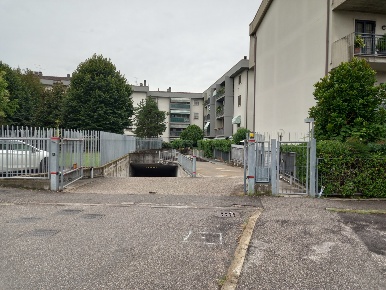 Foto Box in Via villafranca 92, Verona Santa Lucia - Golosine di 15 m²