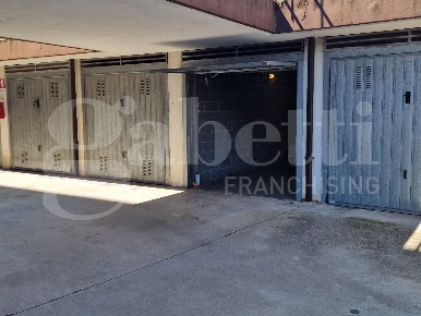 Foto Box in Via Asiago 16, Pinerolo Tabona, Borgo Nuovo di 18 m² in vendita