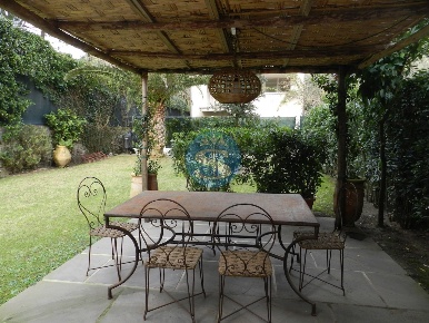 Foto Appartamento a Pietrasanta di 100 m² con 7 locali in affitto