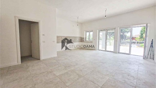 Foto Appartamento in via BENACO, Bedizzole Piazza di 135 m² con 4 locali