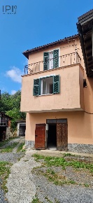 Foto Case semi ndipendenti a Altare di 160 m² con 6 locali in vendita