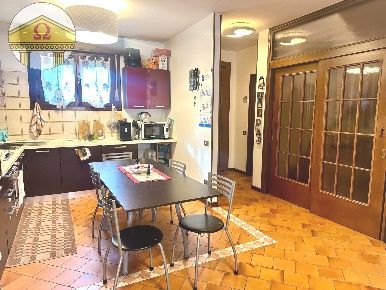 Foto Appartamento a Ponzano Veneto di 148 m² con 5 locali in vendita