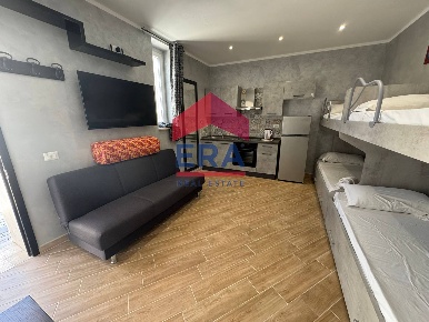Foto Magazzino in Viale Della Pesca, Fiumicino Fiumicino Paese di 60 m²