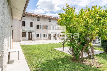 Foto Villa bifamiliare in Via Monte Cavallo, Porcia Centro di 300 m²