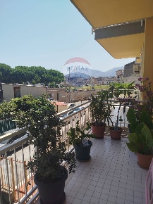 Foto Appartamento in via del fondo, Palermo Altarello di 91 m² con 5 locali