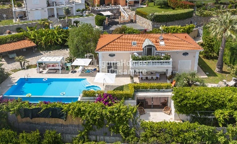 Foto Villa singola in Strada privata delle Rose, Sanremo Solaro di 278 m²