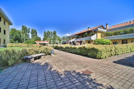 Foto Appartamento in VIA AMBROSOLI, Cornate d'Adda di 133 m² con 3 locali
