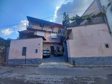Foto Casa indipendente in Via Dietro Corte, Caserta San Clemente di 246 m²