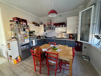 Foto Appartamento in Via Famiglia Rossi, Gualtieri Santa Vittoria di 110 m²