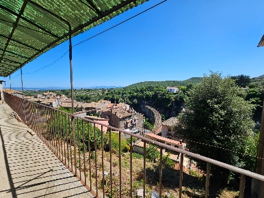 Foto Appartamento in Via Zuccari, Viterbo Bagnaia - La Quercia di 300 m²