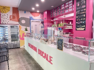 Foto Attività commerciale in Via Massimo D'azeglio, Viadana Centro