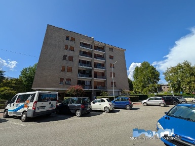 Foto Appartamento in Via Alcide de Gasperi, Ivrea di 140 m² con 5 locali