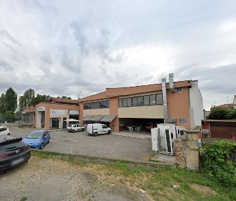 Foto Box a Broni Centro di 399 m² con 2 locali in vendita