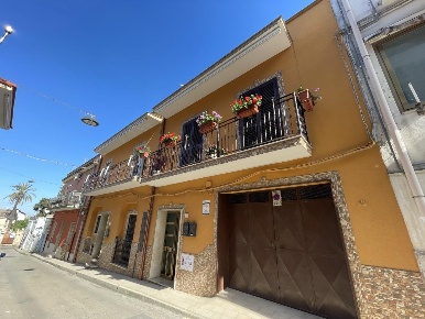 Foto Appartamento a San Giorgio Ionico di 120 m² con 4 locali in vendita