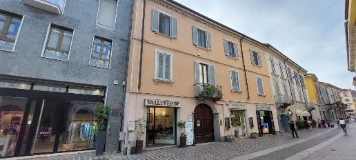Foto Ufficio in Via Carlo Alberto, Monza Centro Storico di 110 m²