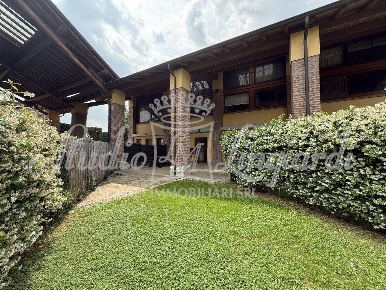 Foto Casa indipendente in via Cascina Incantonata, Lodi di 180 m²