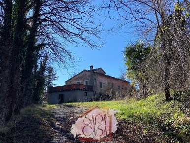 Foto Casa indipendente a Tredozio di 236 m² con 5 locali in vendita