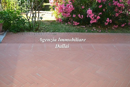 Foto Villa unifamiliare in Via Provinciale, Scarperia e San Piero di 517 m²