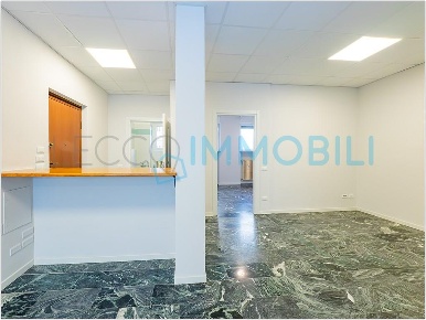 Foto Ufficio in via bezzecca, Lecco Centro di 119 m² con 4 locali