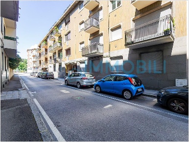 Foto Ufficio in via bezzecca, Lecco Centro di 118 m² con 1 locali