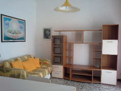 Foto Appartamento in Via Fenoglio, Alba di 50 m² con 2 locali in affitto
