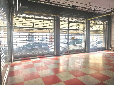 Foto Negozio a Verona di 235 m² con 1 locali in vendita