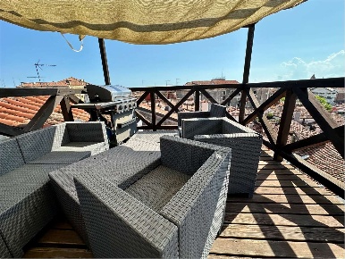 Foto Appartamento in Campo Santo Stefano, Venezia San Marco di 150 m²