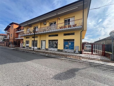 Foto Negozio in Via Marinelli, Montesilvano Santa Filomena di 60 m²