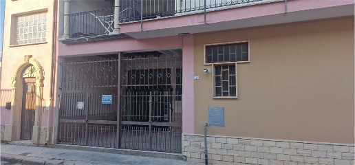 Foto Negozio in Via Rodi  4, San Donaci di 120 m² con 1 locali in affitto