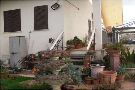 Foto Villa a schiera in Via Genuri 24, Roma Rocca Cencia di 120 m²