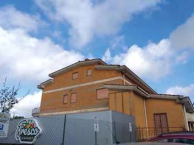 Foto Appartamento in Via Appia Vecchia 4/6, Genzano di Roma di 99 m²
