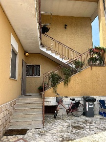 Foto Appartamento a Terni di 95 m² con 4 locali in affitto