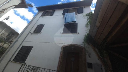 Foto Appartamento in FONTE ORTA, L'Aquila Genzano - Sassa di 65 m²