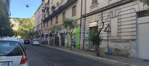 Foto Negozio in Via Montesanto, Cosenza Centro di 55 m² con 1 locali