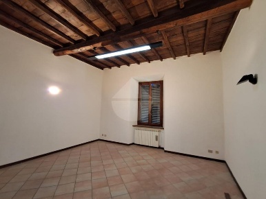 Foto Case indipendenti in piazza vittorio emanuele, Ronciglione di 212 m²