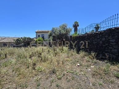 Foto Terreno agricolo a Gravina di Catania di 10900 m² in vendita