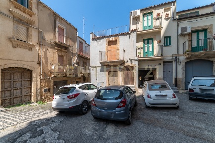 Foto Casa indipendente a Caltagirone Centro di 153 m² con 4 locali