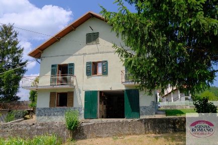 Foto Villa unifamiliare a Pareto Miogliola di 270 m² con 9 locali